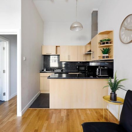 Great 2 Bedroom Apt By The Beach And Town ブライトン エクステリア 写真