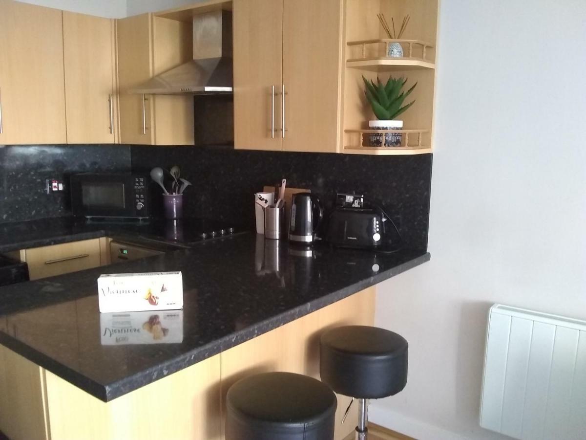 Great 2 Bedroom Apt By The Beach And Town ブライトン エクステリア 写真